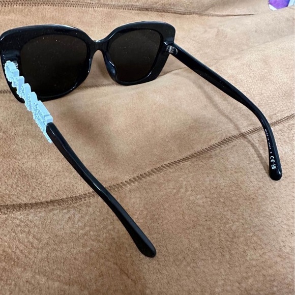 Chanel Acetate & Strass Sunglasses never worn brand new. Too big for my face. - Picture 5 of 9